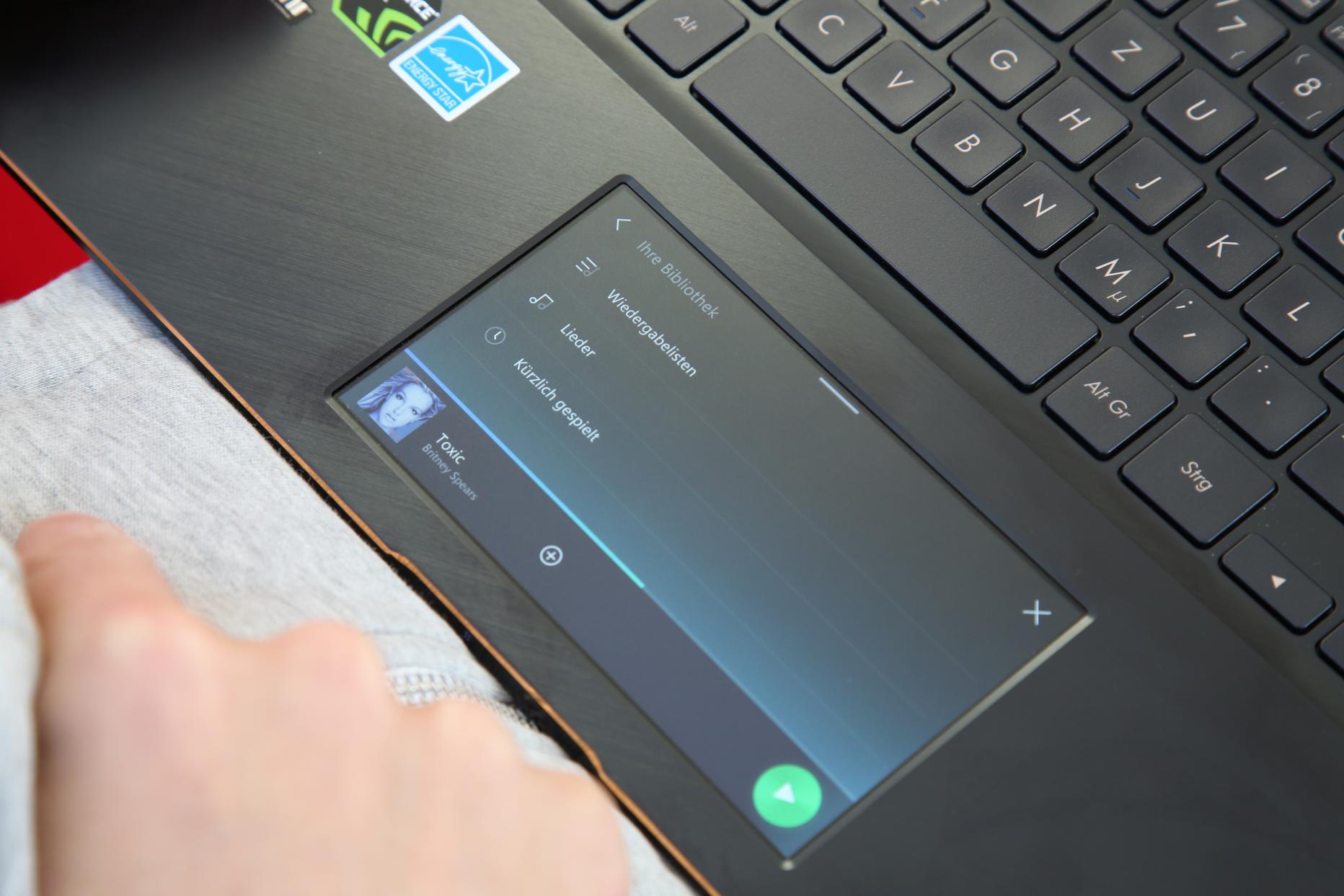 Asus ZenBook Pro 15 im Test Das kann das TouchpadDisplay futurezone.at