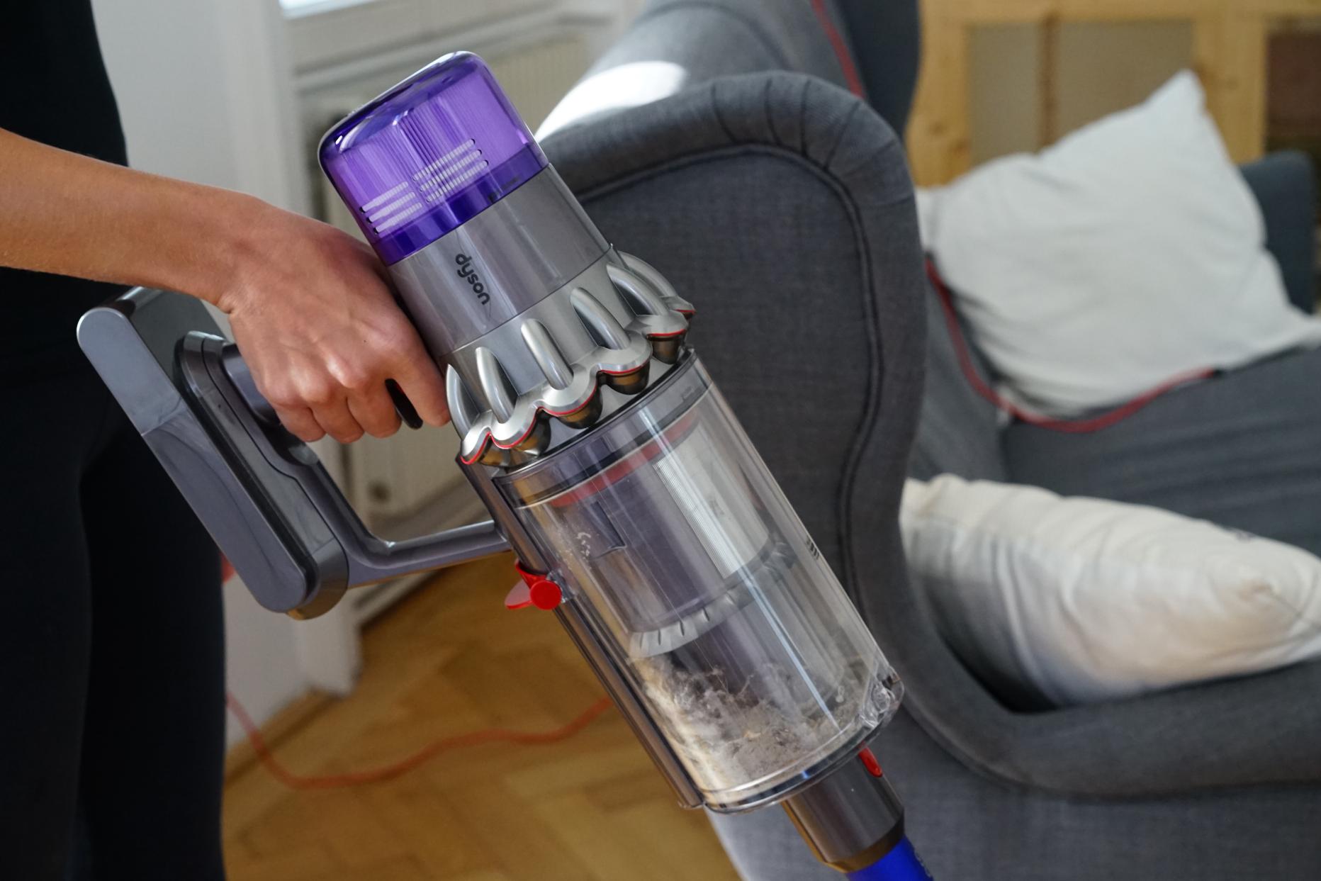 AkkuStaubsauger im Test Dyson V11 vs. Anker Eufy HomeVac S11