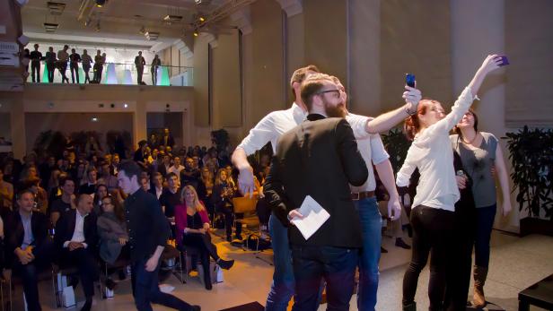 Das Selfie auf der Bühne wurde von Moderator Daniel Cronin (AustrianStartups) empfohlen