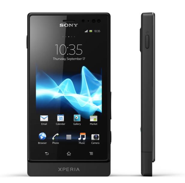 5_Xperiasola_black_group.jpg