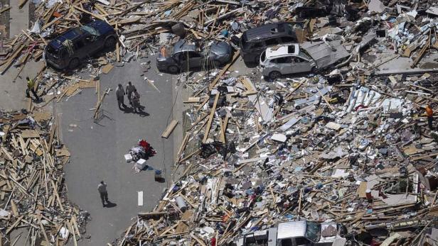 Zerstörung nach einem durchziehenden Tornado