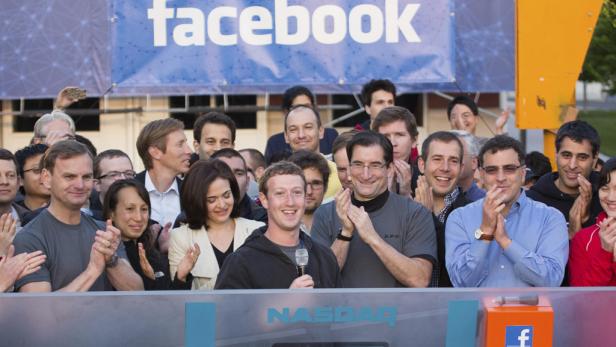 Mark Zuckerberg läutet Facebook-Börsengang ein