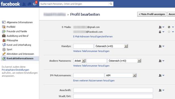 Mit den Drop-Down-Feldern oben rechts ändert man die angezeigte E-Mail-Adresse.