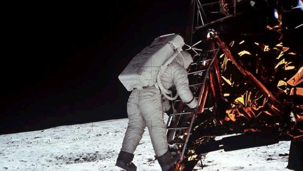 Wie Neil Armstrong am Mond fotografierte