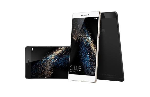 Drei Huawei-Tablets in verschiedenen Ansichten vor einem weißen Hintergrund.