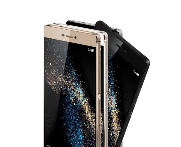 Drei Smartphones in Gold, Silber und Schwarz stehen nebeneinander.