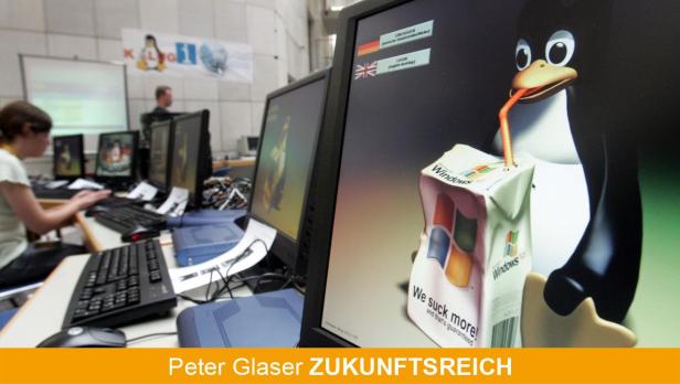 Beim LinuxTag 2005 im Karlsruher Kongresszentrum ist am Mittwoch (22.06.2005) auf einem Monitor im dortigen Internet Cafe der Pinguin Tux abgebildet. Dieser ist die Symbolfigur des Linux Betriebssystems. Die Messe ist nach Angaben der Veranstalter europaw