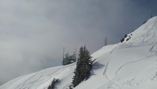 Mobilfunk Mast Witterung Schnee Eis Berg Handy