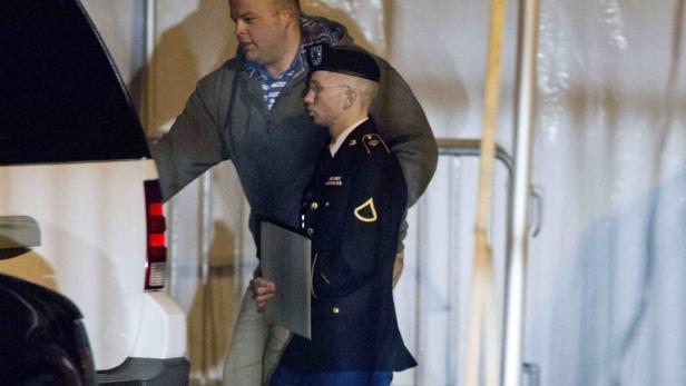 Bradley Manning beim Verlassen des Gerichtsgebäudes. Bradley Manning beim Verlassen des Gerichtsgebäudes.