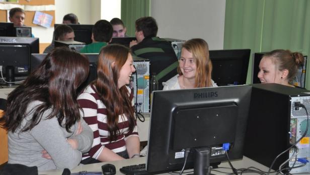 Schüler der HLW Freistadt bei einem Workshop im Rahmen des Sparkling Science Projekts