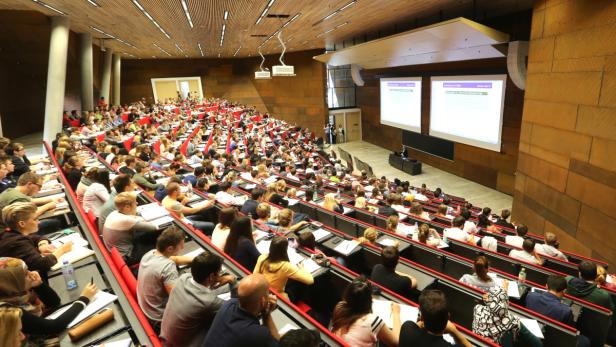 An der WU Wien studieren derzeit knapp 22.000 Studenten