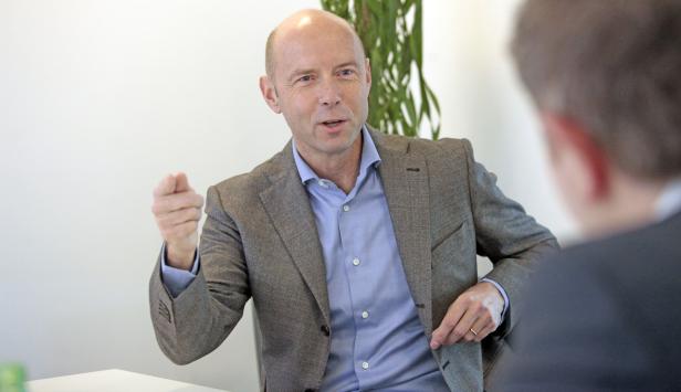 Peter Saak ist seit 15. Jänner 2013 neuer Geschäftsführer von Canon Austria und CEE. Der futurezone gab er das erste offizielle Interview seit seinem Amtsantritt vor elf Monaten