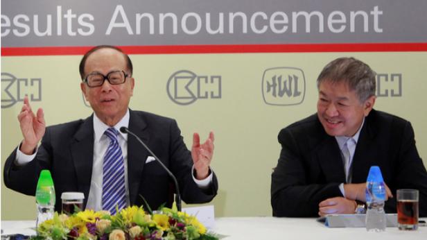 Der Hongkonger Milliardär und Hutchison Whampoa Limited- und somit Drei-Eigentümer Li-Ka-Shing (links) hat bereits im September 2011 grünes Licht für den Orange-Kauf gegeben