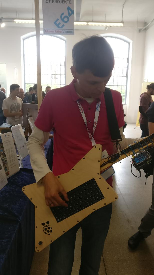 Bernhard Wallisch mit RasKeyTar 1.0