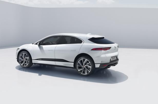 jaguar_jipace19mystudio01031803.jpg