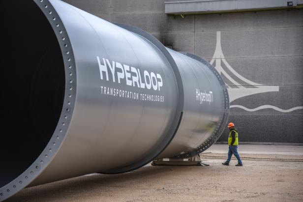 hyperlooptt_tube_2.jpg