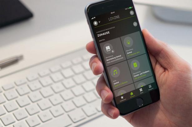cloxone-smart-home-app-phone-web.jpg