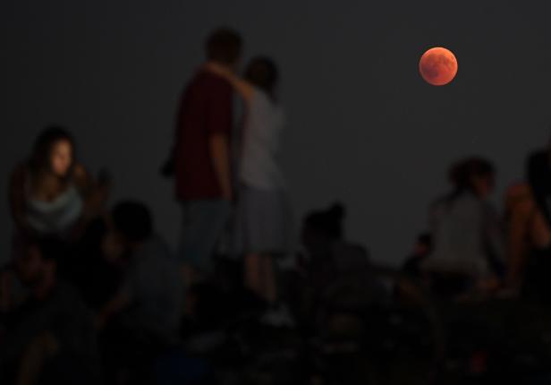 TOPSHOT-GERMANY-SCIENCE-ASTRONOMY-ECLIPSE-MOON-education