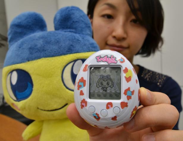 FILES-JAPAN-GAME-TOY-TAMAGOTCHI