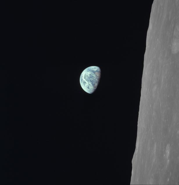 earthrise_seitlich_nasa.jpg