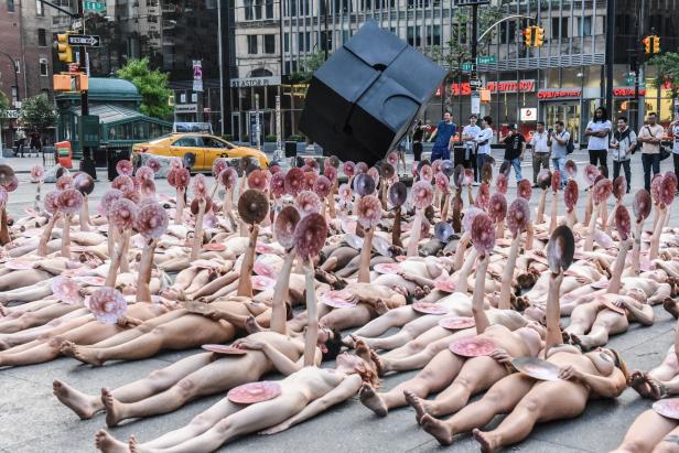 US-PHOTOGRAPHER-SPENCER-TUNICK-STAGES-ONE-OF-HIS-LARGE-SCALE-GRO