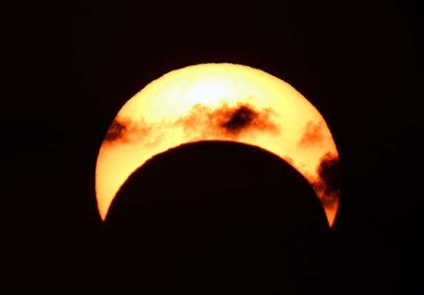 TOPSHOT-KUWAIT-ASTRONOMY-SOLAR-ECLIPSE