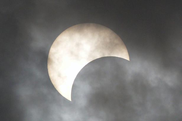 BANGLADESH-ASTRONOMY-SOLAR-ECLIPSE