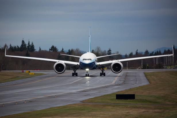 us-aerospace-transport-boeing-777x-aviation