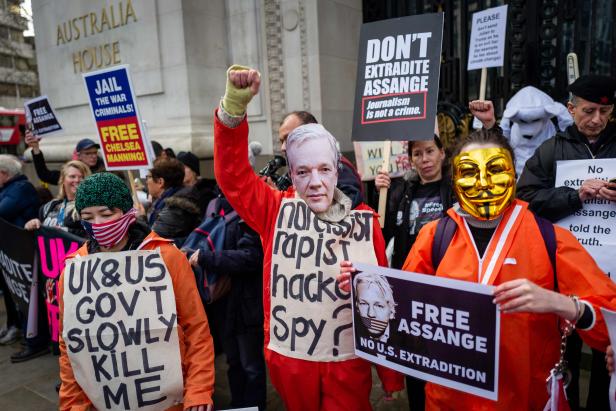 BRITAIN-US-SWEDEN-ASSANGE-PROTEST