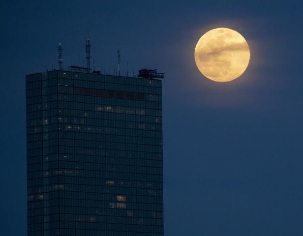 Pink supermoon as seen from Boston