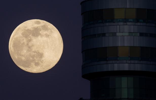 The Pink Supermoon sighting  in Vienna