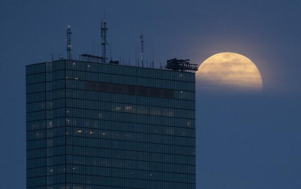 Pink supermoon as seen from Boston