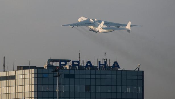 An-225 aircraft takes off from Prague to Australia