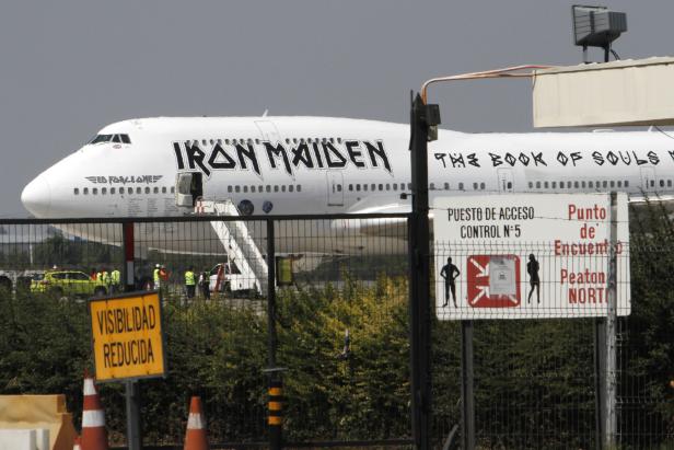 CHILE-IRON-MAIDEN-PLANE-DAMAGE