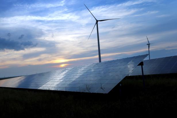 Erneuerbare Energien - Windkraft und Sonnenenergie