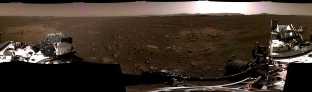 A panorama made up of six individual images shows the Martian landscape