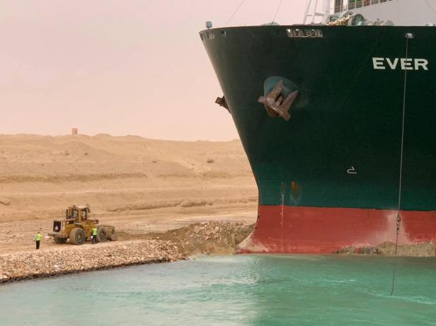 EGYPT-TRANSPORT-SUEZ-CANAL