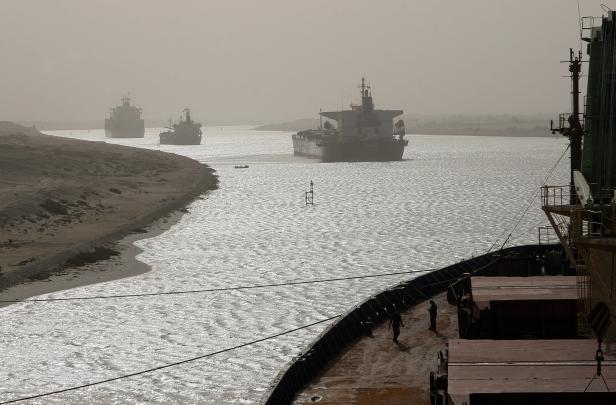 FILES-EGYPT-TRANSPORT-SUEZ-CANAL