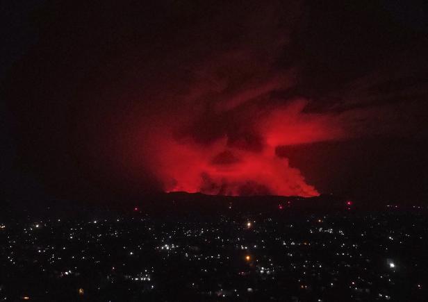 Nyiragongo volcano erupts