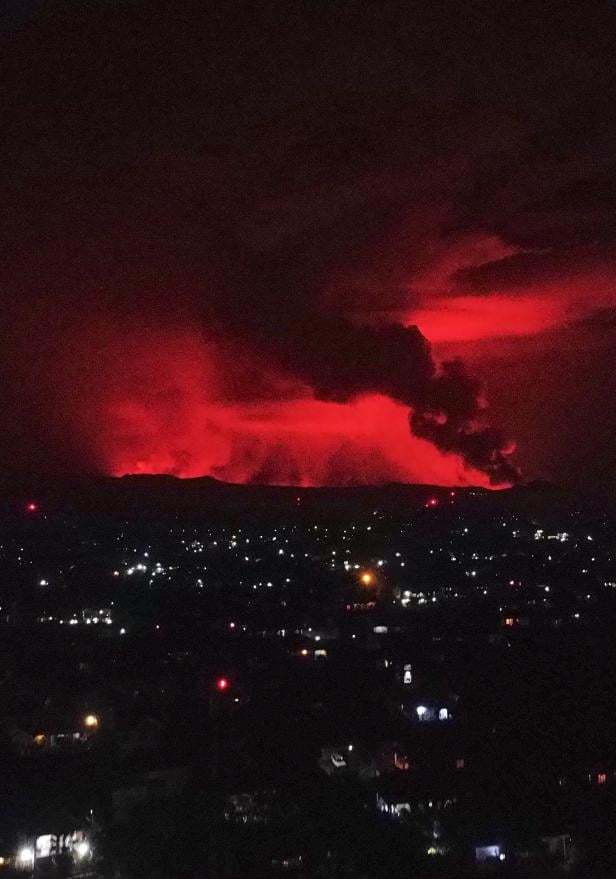 Nyiragongo volcano erupts