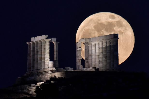 GREECE-ASTRONOMY-MOON