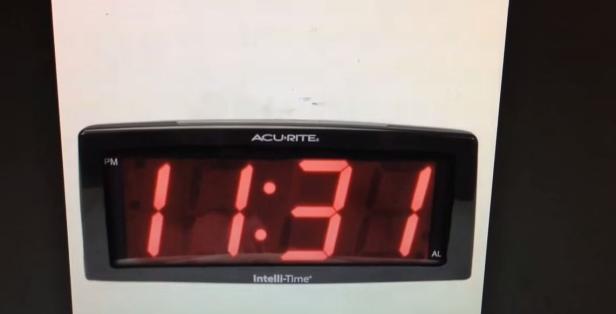 Diese selbstgebastelte Uhr wurde dem jungen Ahmed zum Verhängnis
