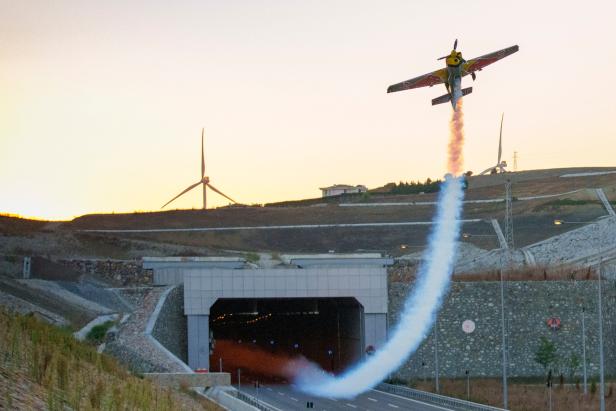 Dario Costa Tunnel Pass flight in Istanbul