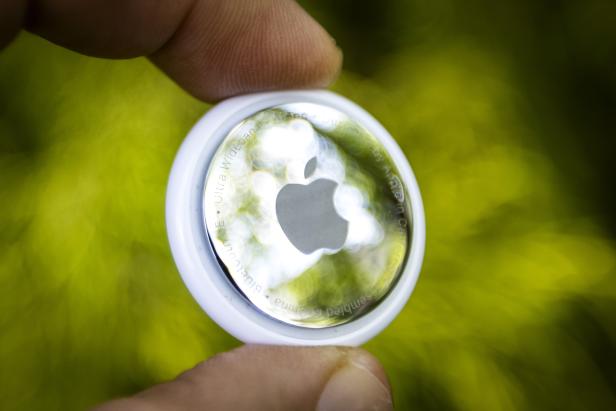 Apple enters tracking market with AirTag