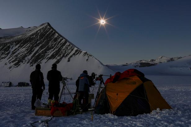 Solar eclipse in Antarctic, on Chilean territory