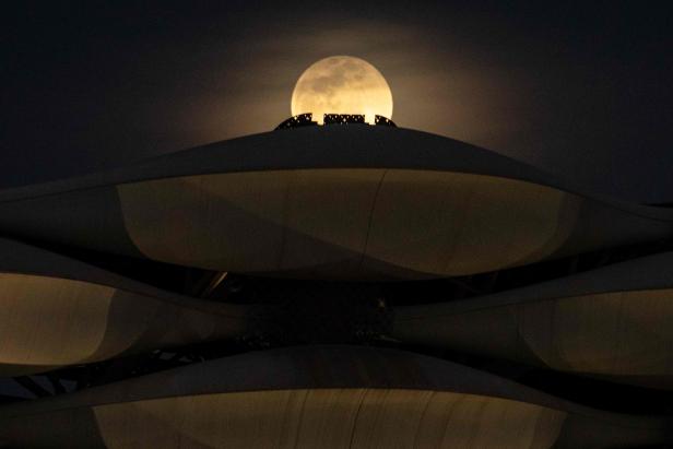 TOPSHOT-IRAQ-ASTRONOMY-MOON