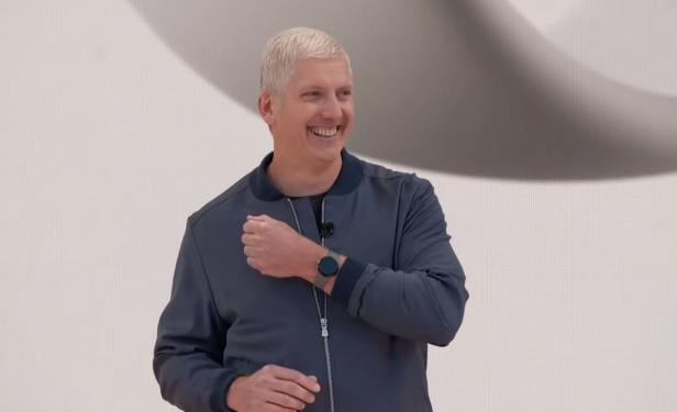 Rick Osterloh mit der Pixel Watch