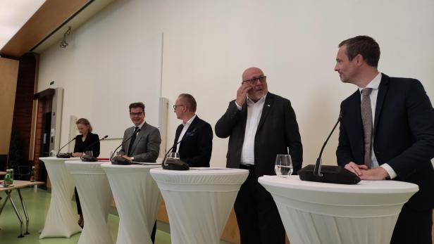 Christoph Neumayer (IV), Gerhard Christiner (APG), Andreas Matthä (ÖBB) und Hartwig Hufnagl (ASFINAG) bei der Umfragepräsentation