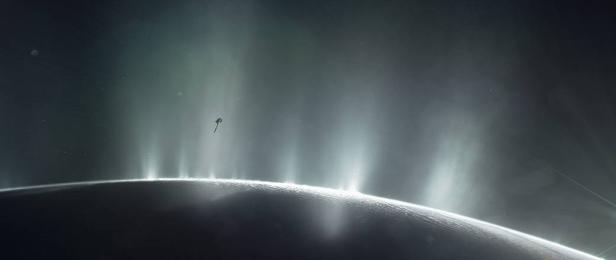 Die Raumsonde Cassini sammelte Daten von den Ausdünstungen Enceladus.