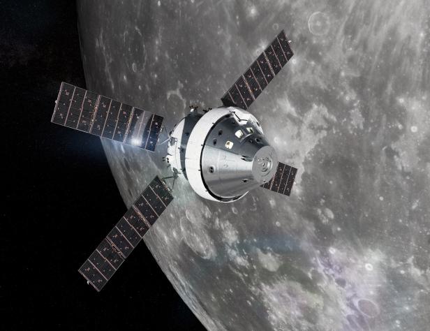 Illustration der NASA Orion Artemis I Raumkapsel im Mondorbit. 